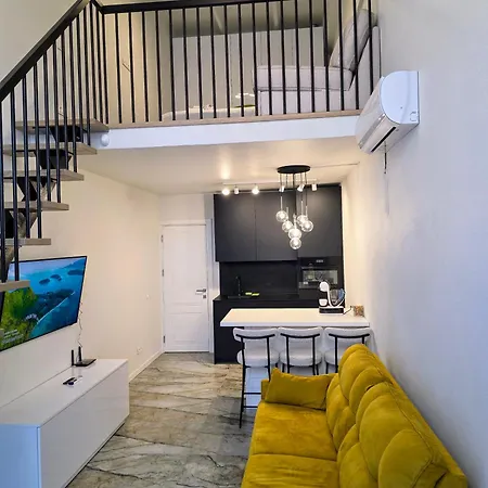 With A Pool Apartament *