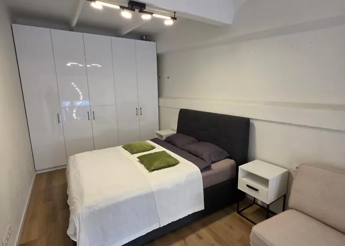 With A Pool Apartament *