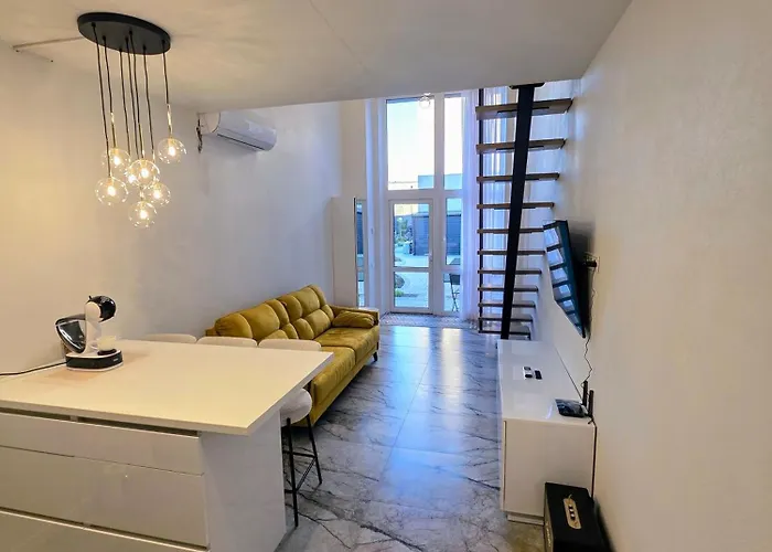 With A Pool Apartament *